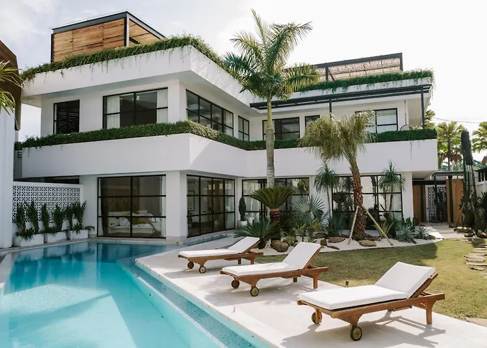 Nanuku House Villa *